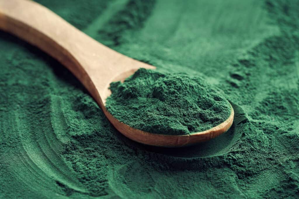 how is spirulina similar to methylene blue?