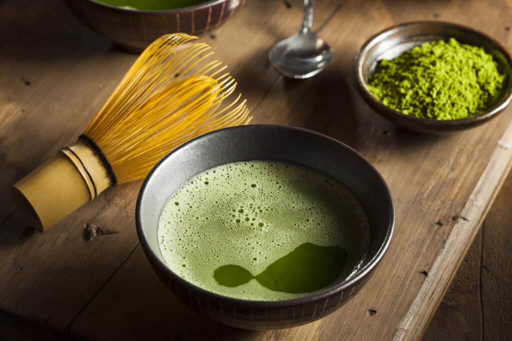 is matcha tea high in caffeine? 